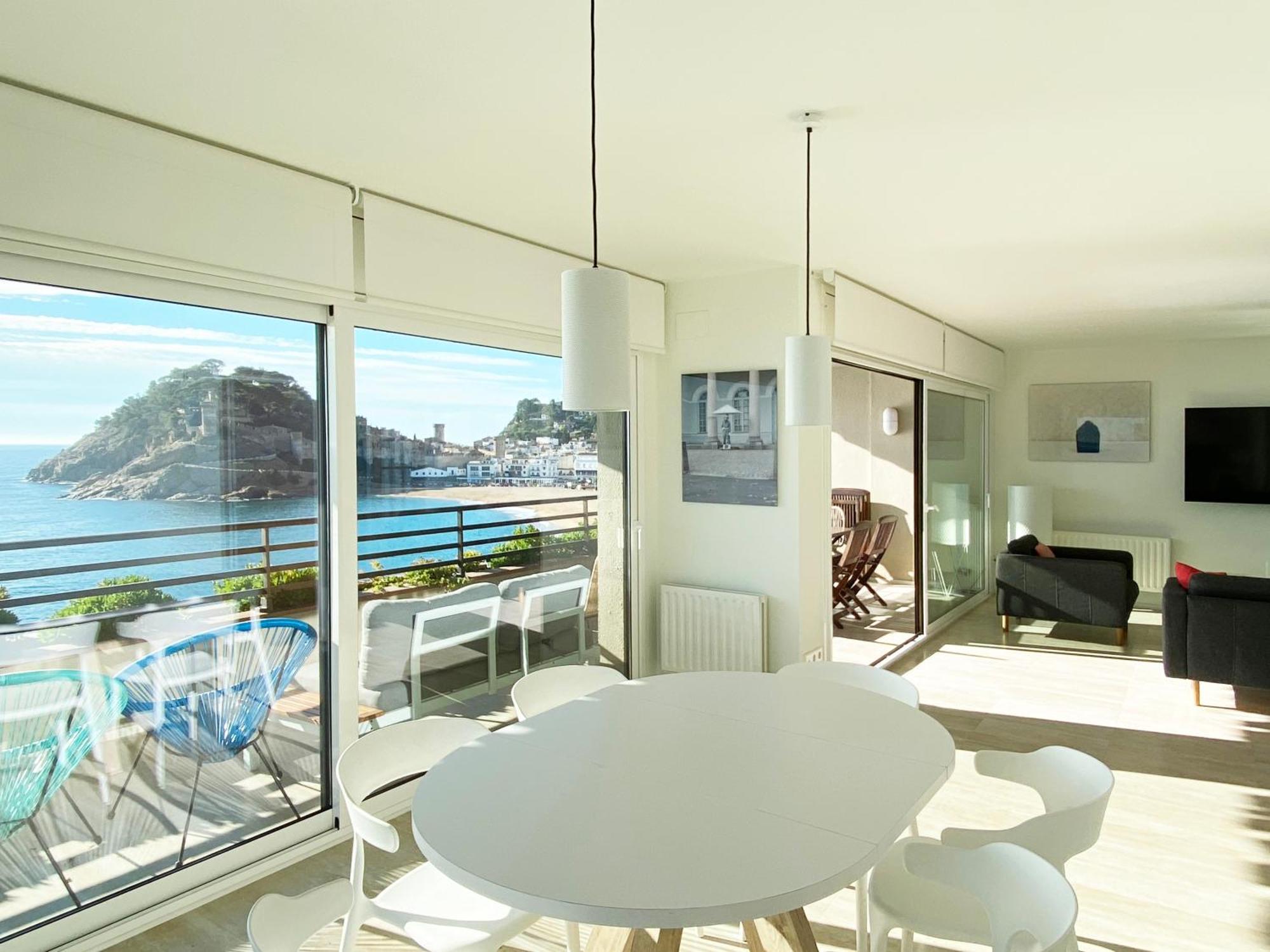 Magnificent Apartment At The Sea Front Of Tossa De Mar Buitenkant foto