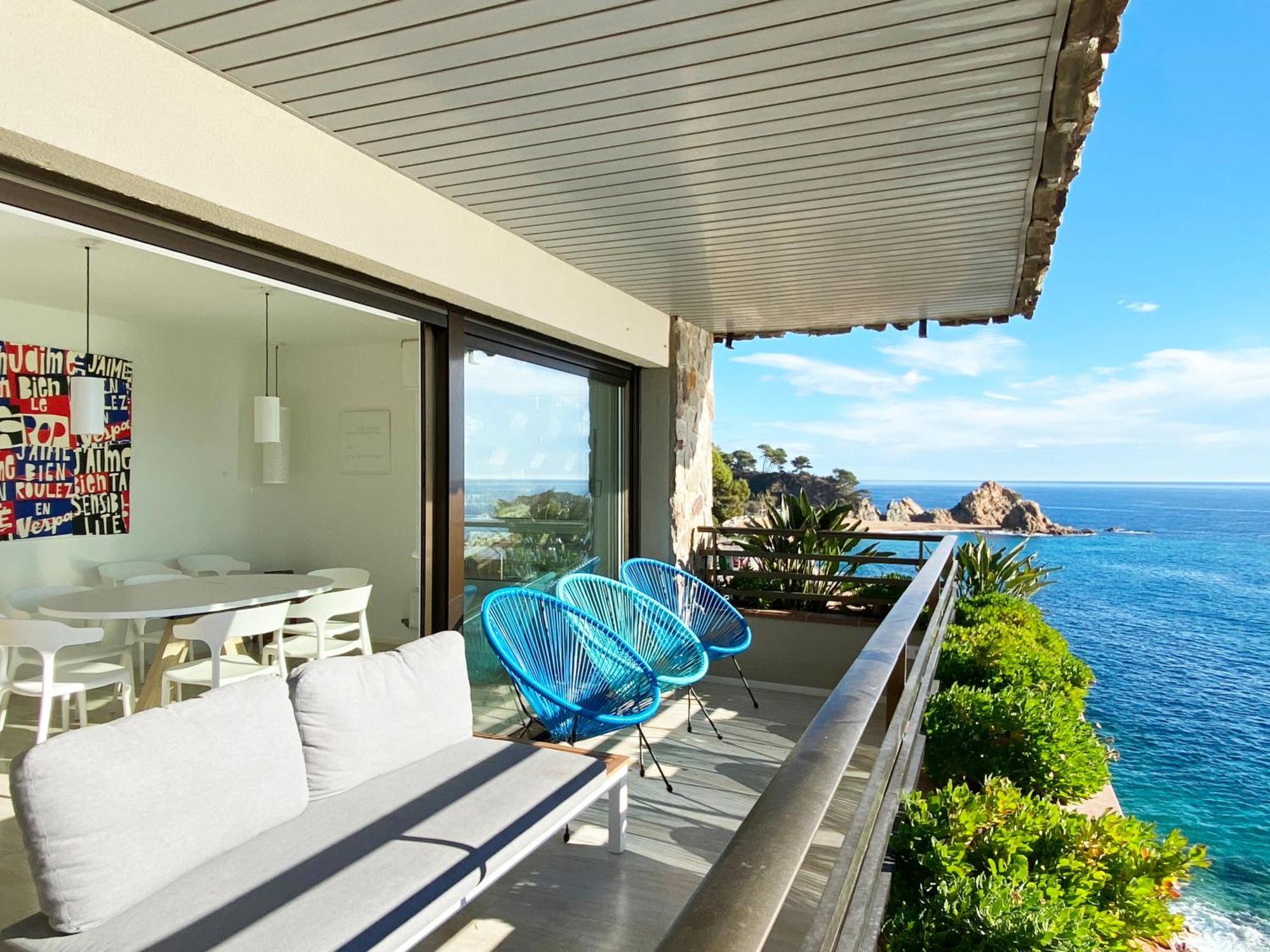 Magnificent Apartment At The Sea Front Of Tossa De Mar Buitenkant foto