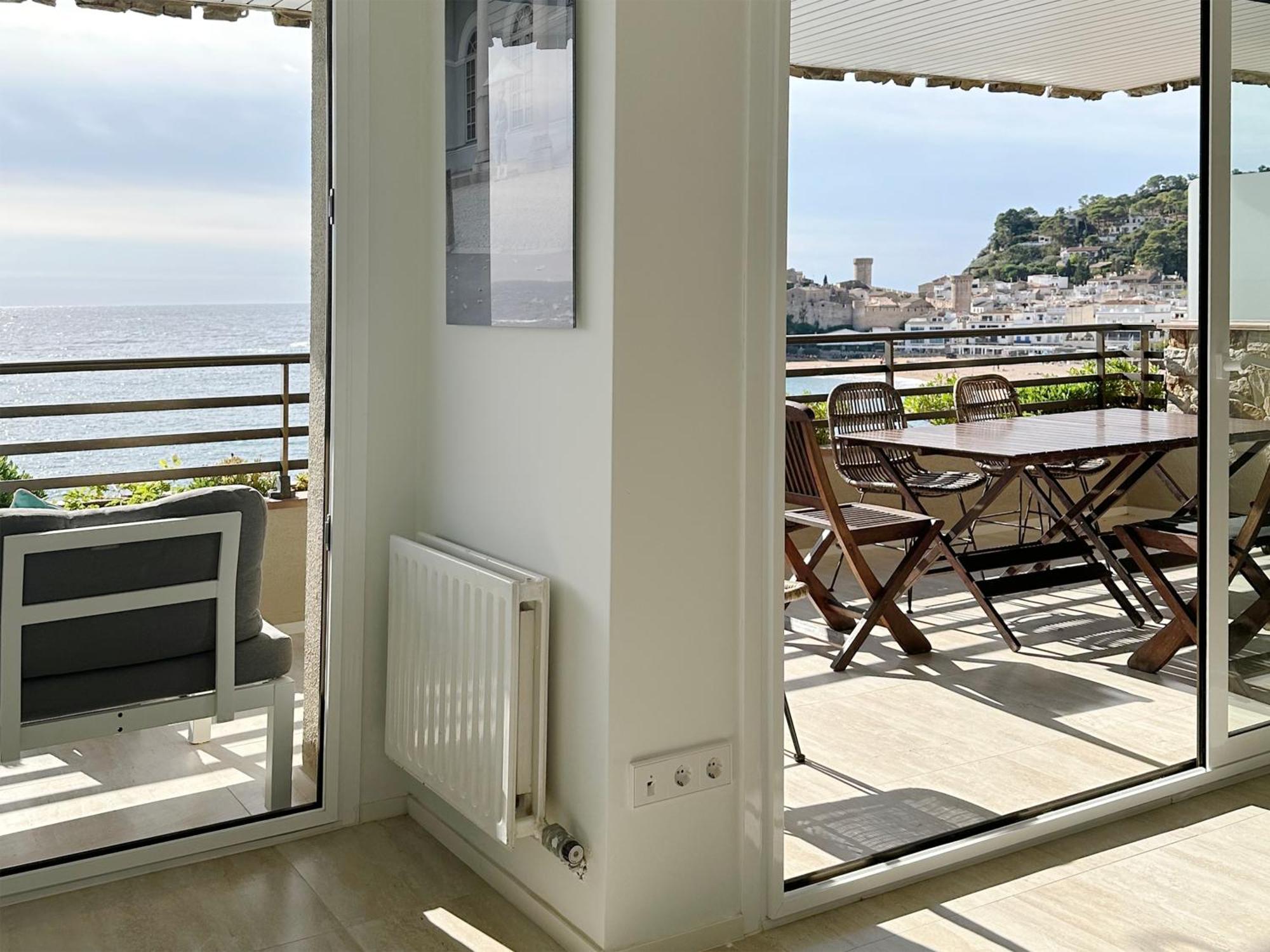 Magnificent Apartment At The Sea Front Of Tossa De Mar Buitenkant foto