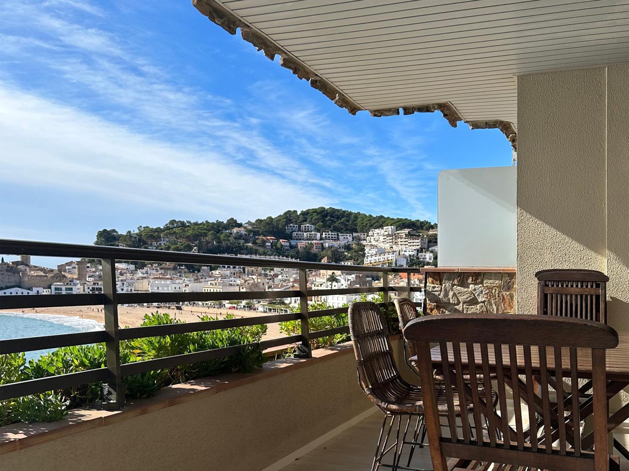 Magnificent Apartment At The Sea Front Of Tossa De Mar Buitenkant foto